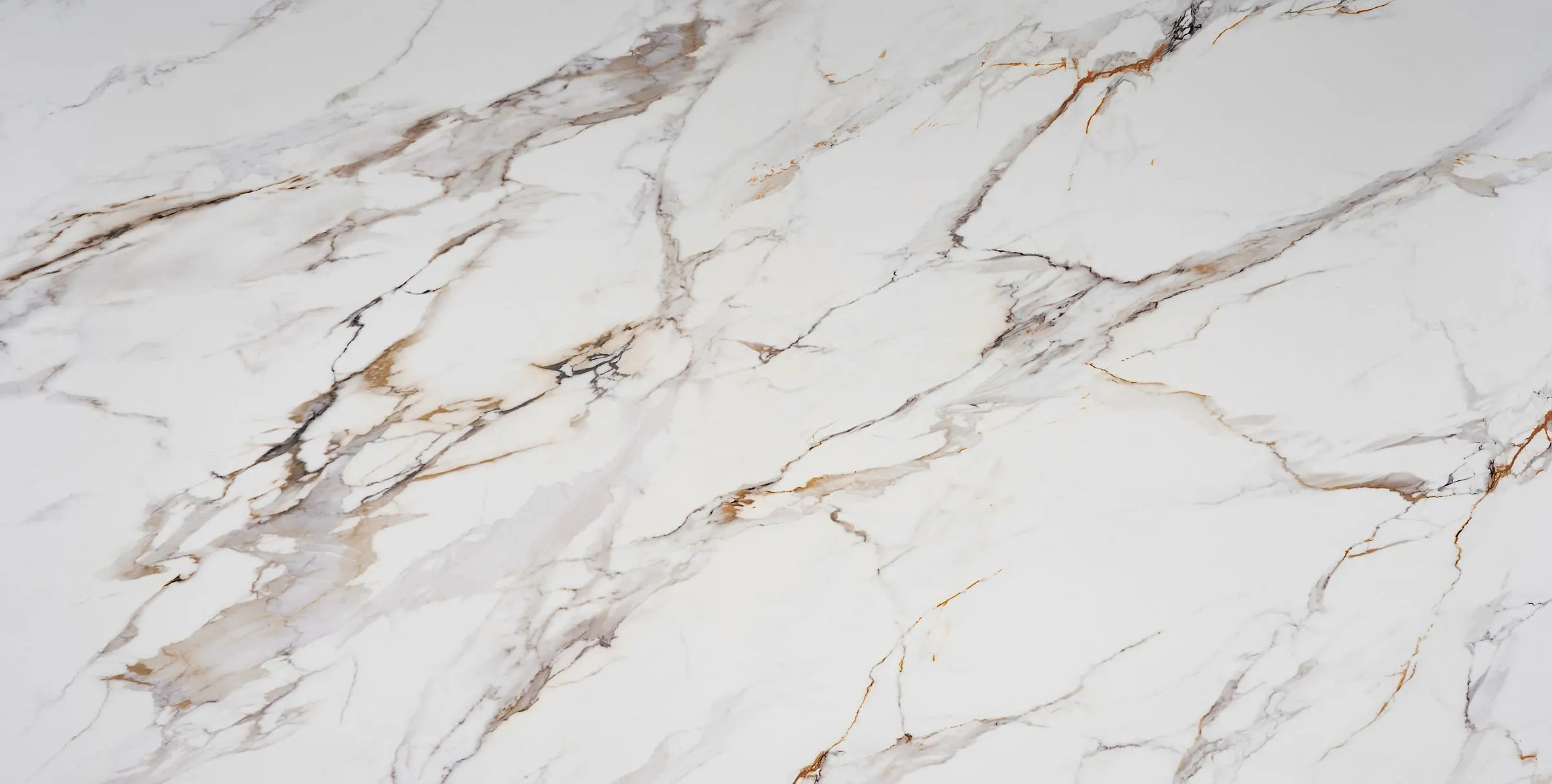 Caramel Cloud printed-surface quartz slab, full-surface swatch