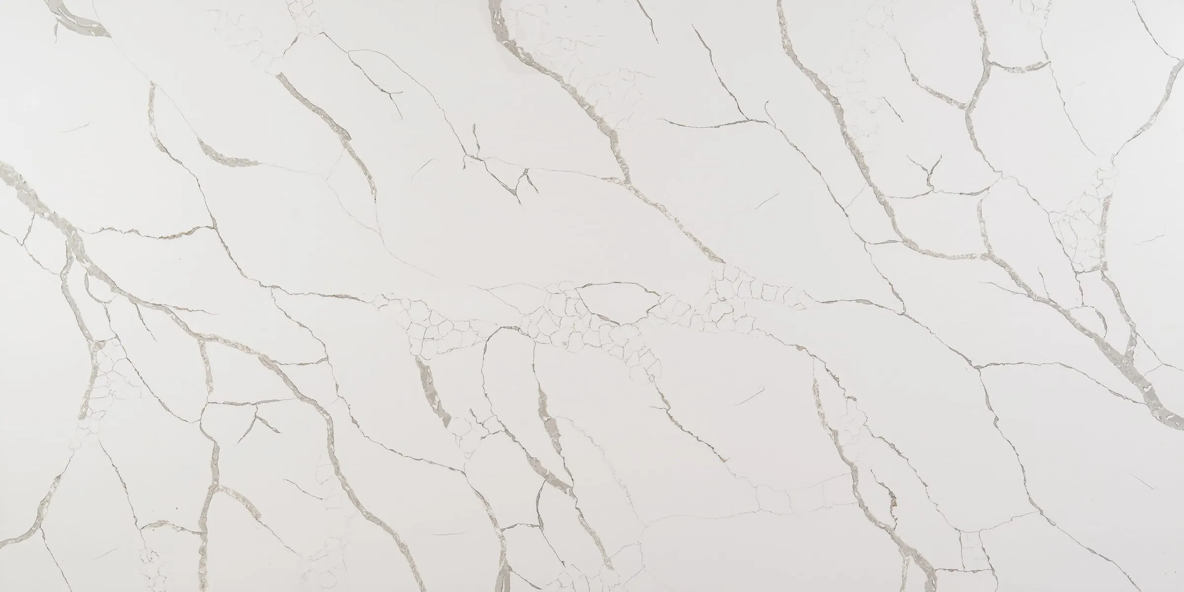 Calacatas Dorada quartz slab, full-surface swatch