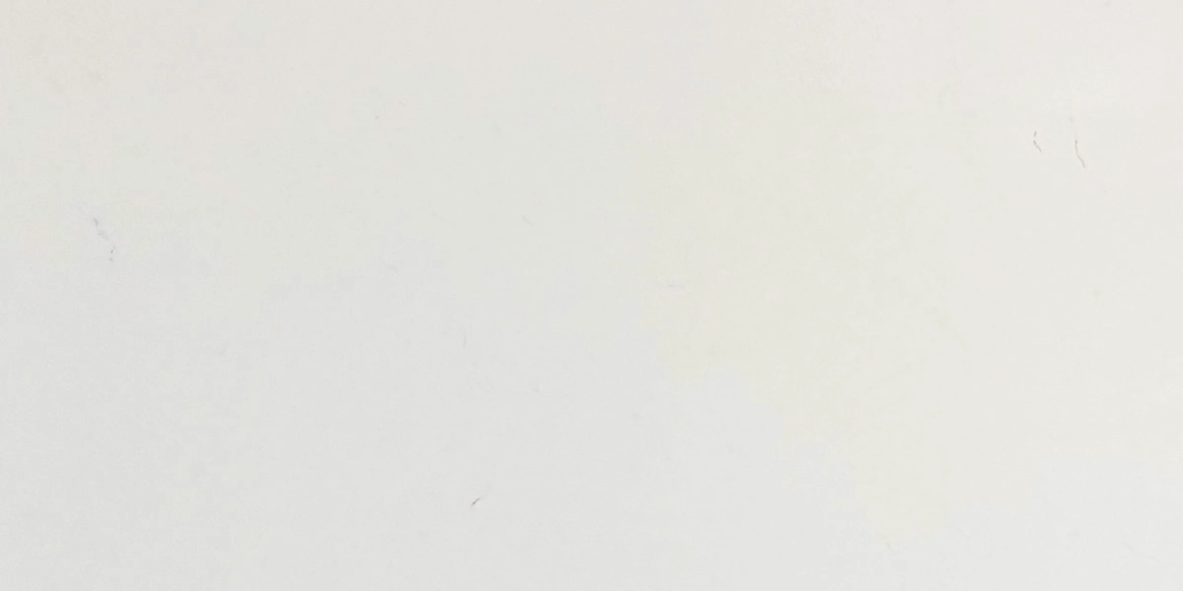 Carrara Ambra quartz slab, full-surface swatch